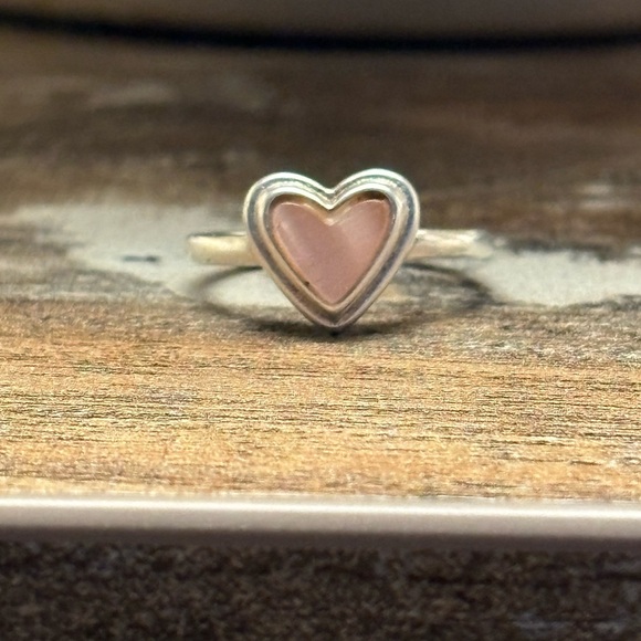 Sweetheart Gemstone Ring – James Avery
Size 6 - Picture 3 of 6